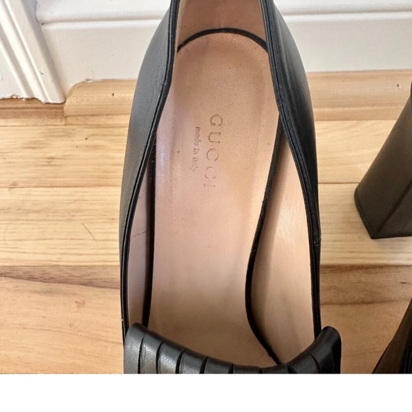 Gucci Black and Gold Women's Shoes - Picture 5 of 6